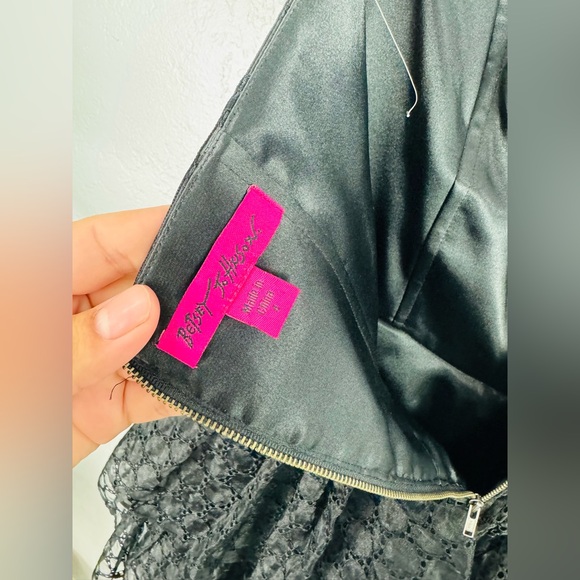 Betsey Johnson Strapless SweatHeart Black Eyelet Mesh Tiered Princess Mini Dress - Picture 7 of 8